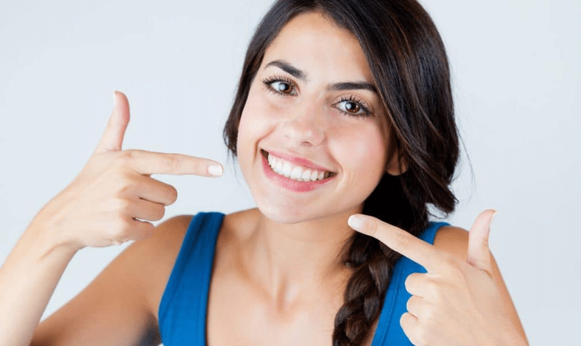 Achieve a Dazzling Smile: Exploring the Benefits of Teeth Whitening
